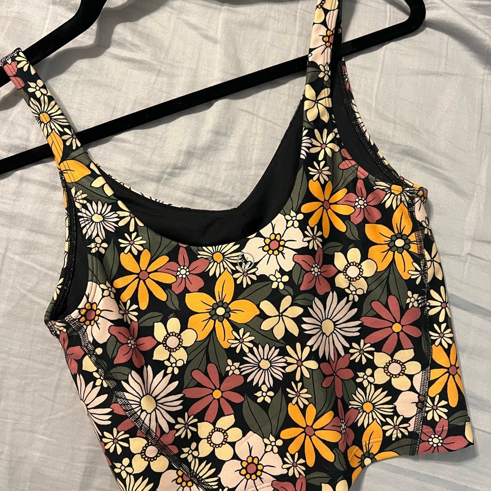 Gilly Hicks cropped workout tank